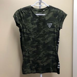 Guess tshirt